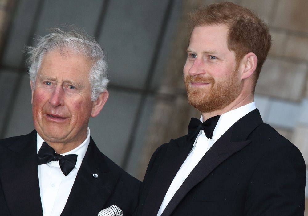 Prince Harry 'labelled selfish after Prince Charles tested positive for coronavirus' - www.newidea.com.au - Britain - Canada