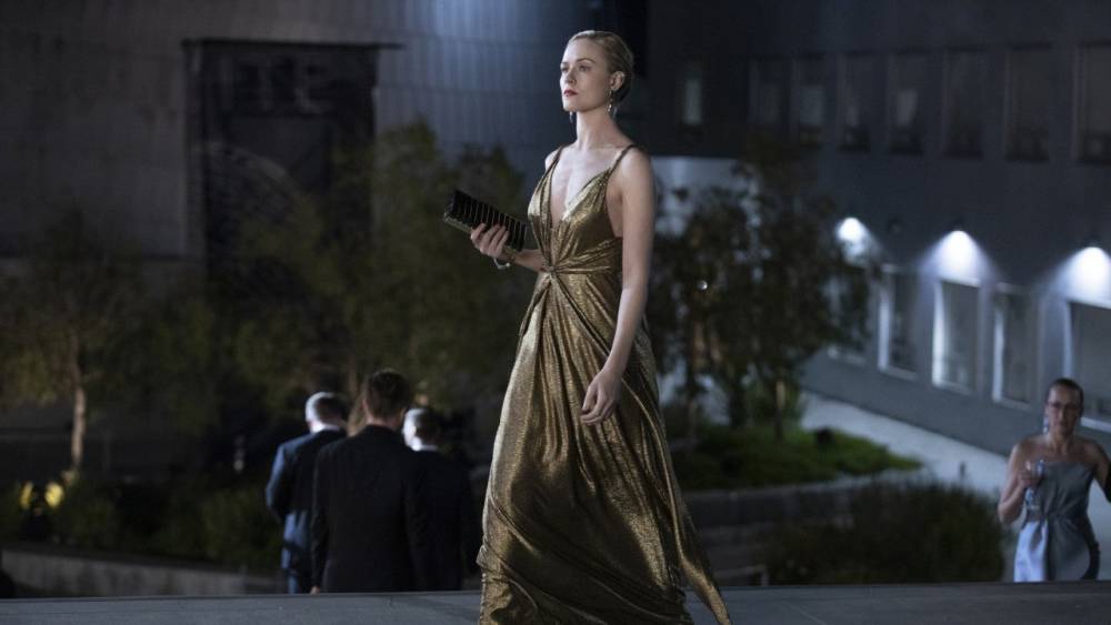 'Westworld' Costume Designer Talks Dolores' Futuristic Fashion and That Gold Transformation Dress (Exclusive) - www.etonline.com