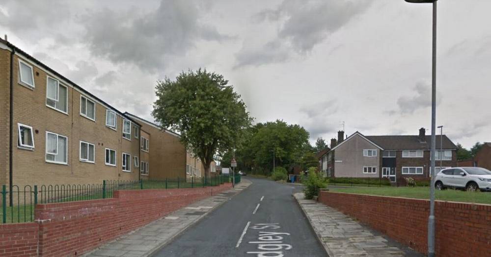 Boy, 16, stabbed in leg and chest during 'frightening' attack by robbery gang - www.manchestereveningnews.co.uk - Canada