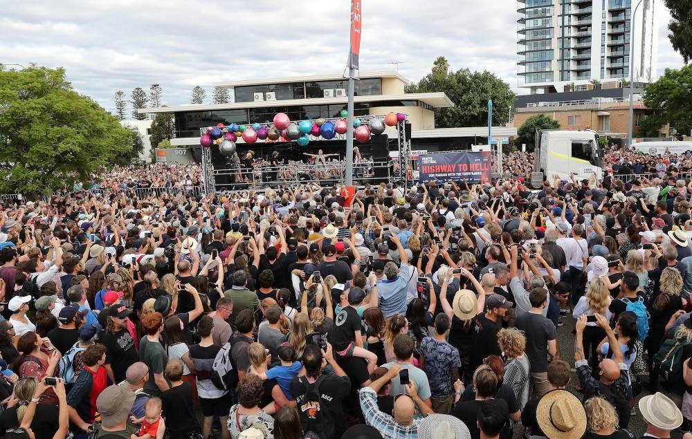 Real life ‘Highway To Hell’ hosts rolling AC/DC tribute gig to mark Bon Scott’s death - www.nme.com - Australia