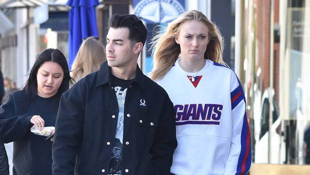 Sophie Turner Conceals Her Stomach In Baggy NY Giants Sweatshirt Amidst Pregnancy Reports - hollywoodlife.com - New York