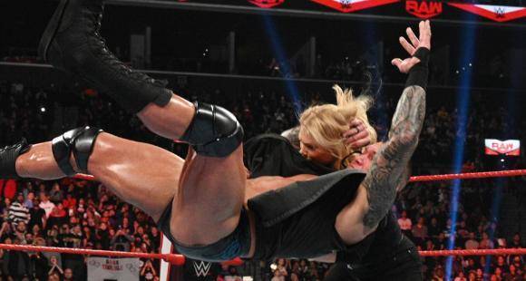 WWE RAW Results: Randy Orton RKOs Beth Phoenix after calling her a b***h; blames her for attacking Edge - www.pinkvilla.com