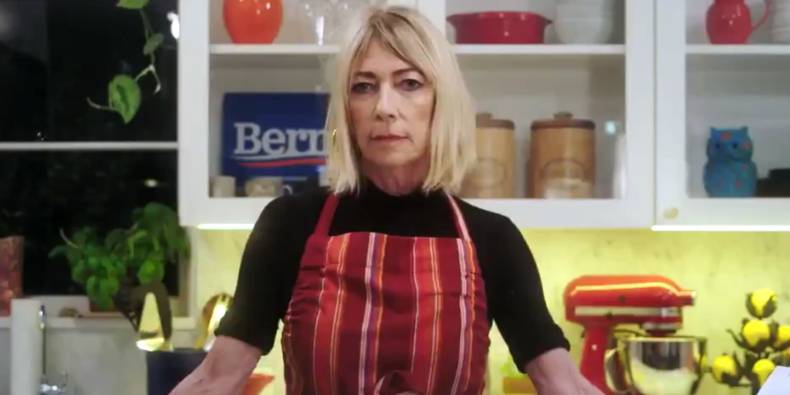 Kim Gordon’s New Bernie Sanders Ad Is an Absurd Recipe Video - pitchfork.com