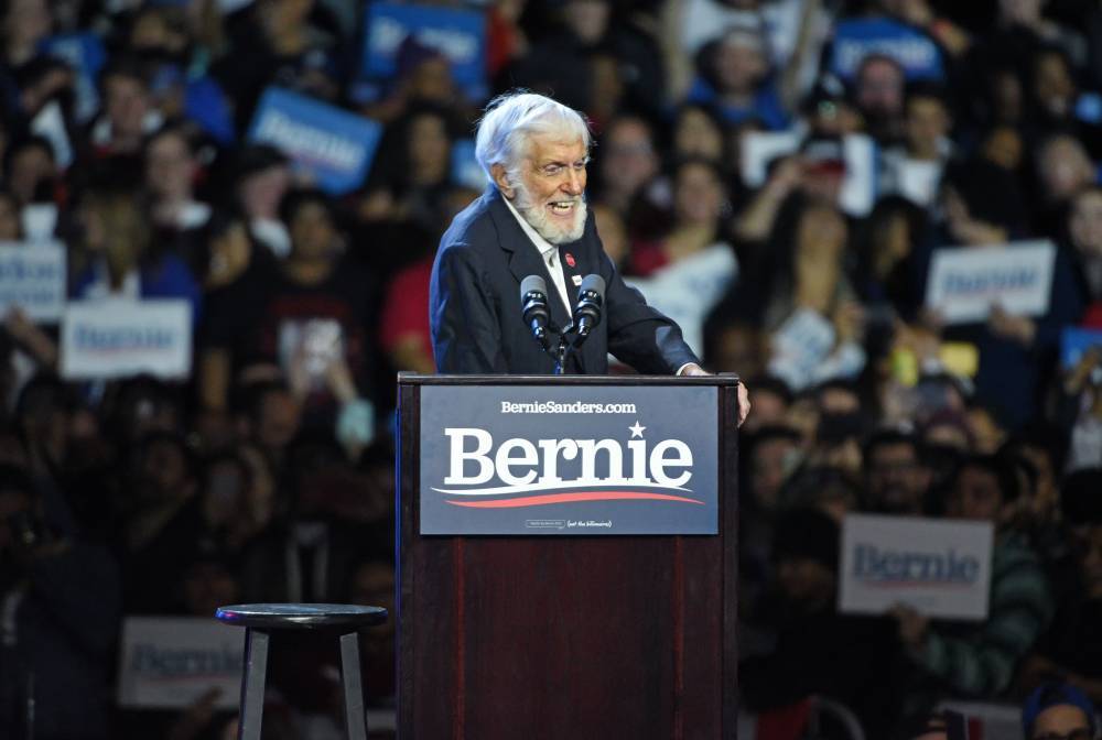 Dick Van Dyke Entertains Crowd With ‘We Love You, Bernie’ Song At Bernie Sanders Rally - etcanada.com - Los Angeles