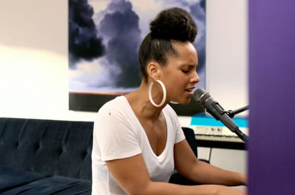 Alicia Keys Salutes First Responders With 'Underdog' at iHeart Living Room Concert for America - www.billboard.com - USA