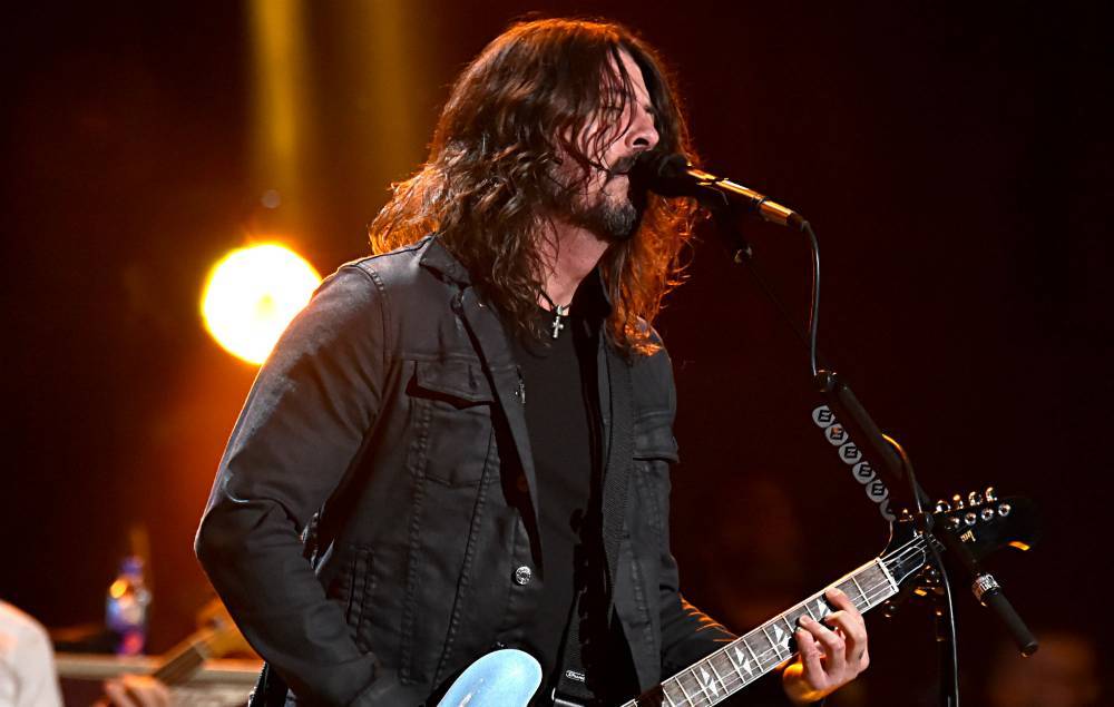 Foo Fighters’ Dave Grohl recalls Pantera strip club and long lost wallet story: “It is indeed a fucking small world” - www.nme.com