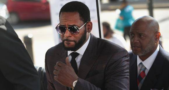 R Kelly seeks release from prison; Expresses concerns about his health amid COVID 19 crisis - www.pinkvilla.com - Chicago