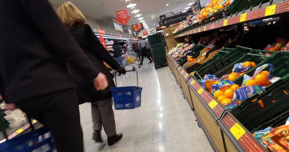 Tesco, Aldi and Sainsbury's rules for taking children to supermarkets during lockdown - www.manchestereveningnews.co.uk - Britain