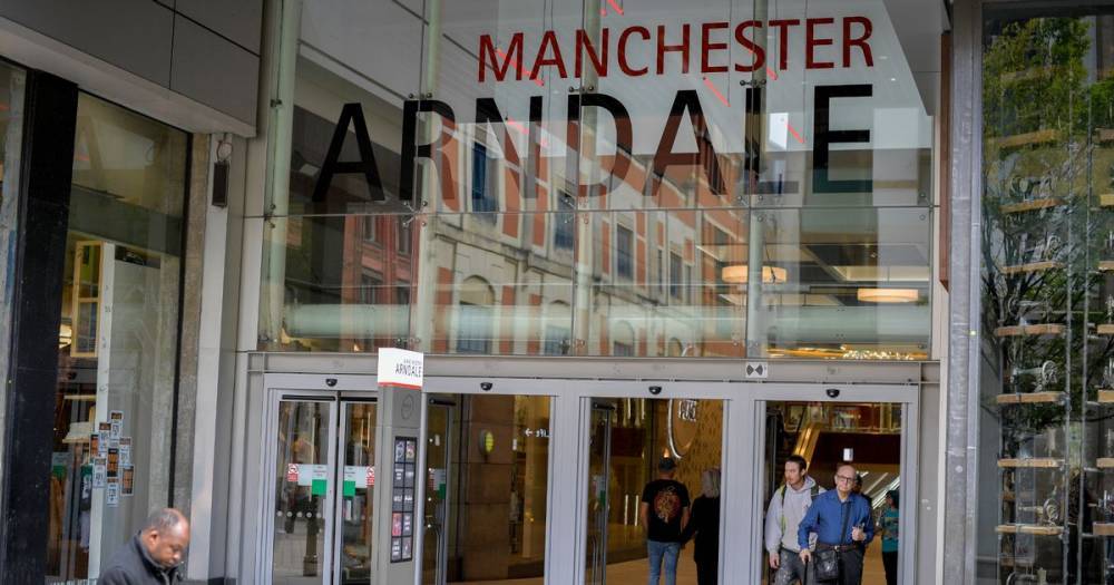 Arndale cleaner 'collapsed with coronavirus symptoms' as staff argue it should close entirely - www.manchestereveningnews.co.uk