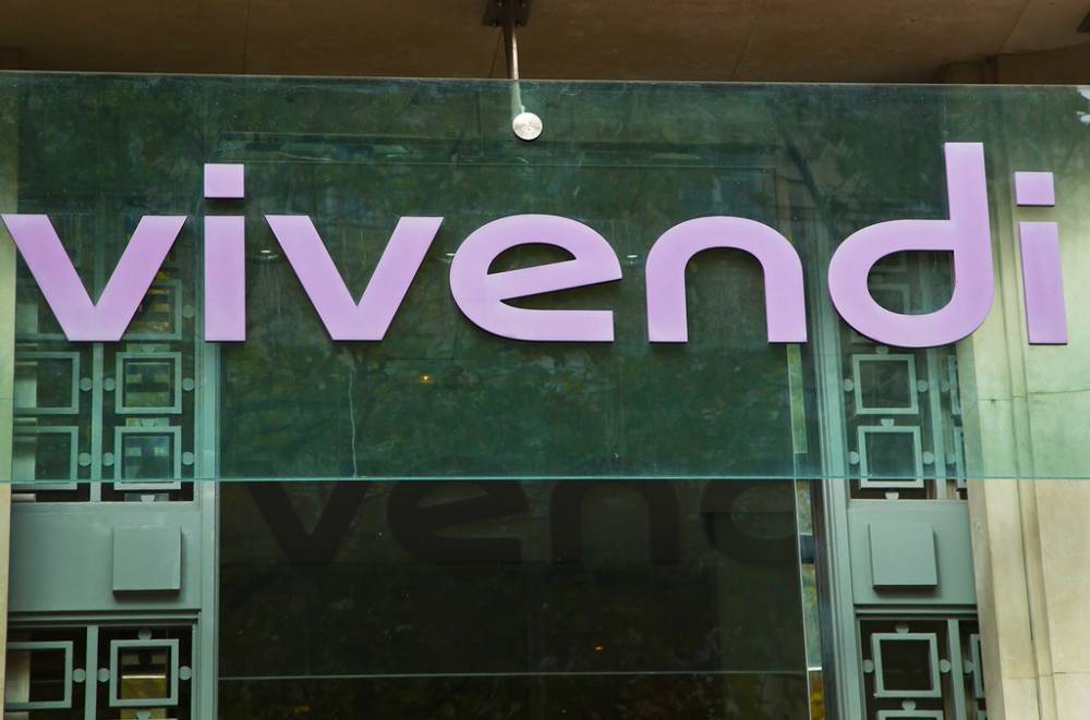 Vivendi Wraps $3.3 Billion Sale of 10% UMG Stake to Tencent-Led Consortium - www.billboard.com - France - China