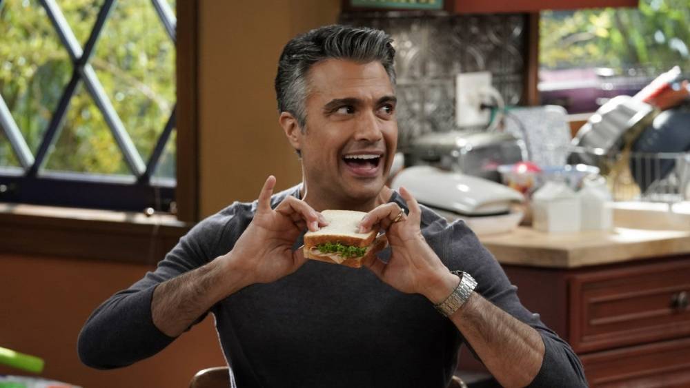 Why Jaime Camil's 'Broke' Is the Perfect Show to Watch During Self-Isolation (Exclusive) - www.etonline.com