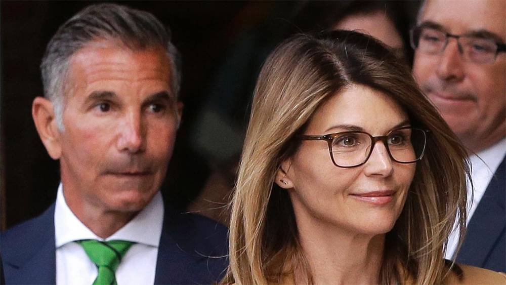 Lori Loughlin's college admissions scandal judge accuses USC of favoring wealthy, influential students - www.foxnews.com - California