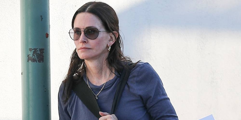 Courteney Cox Carries Extremely Large Celine Shopping Bag in LA - www.justjared.com - Los Angeles