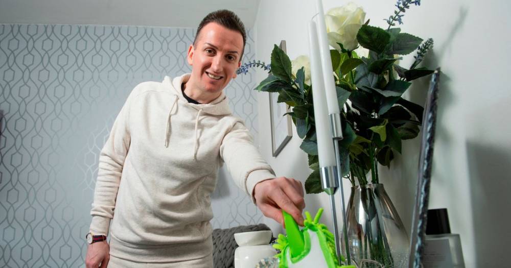 Scotland's male Mrs Hinch has turned his council flat into a cleanfluencer paradise - www.dailyrecord.co.uk - Scotland