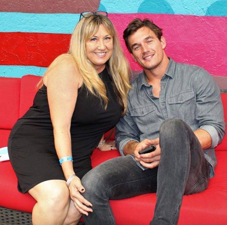 Bachelorette Star Tyler Cameron’s Mom Died After Suffering A Brain Aneurysm - perezhilton.com - Florida - county Palm Beach