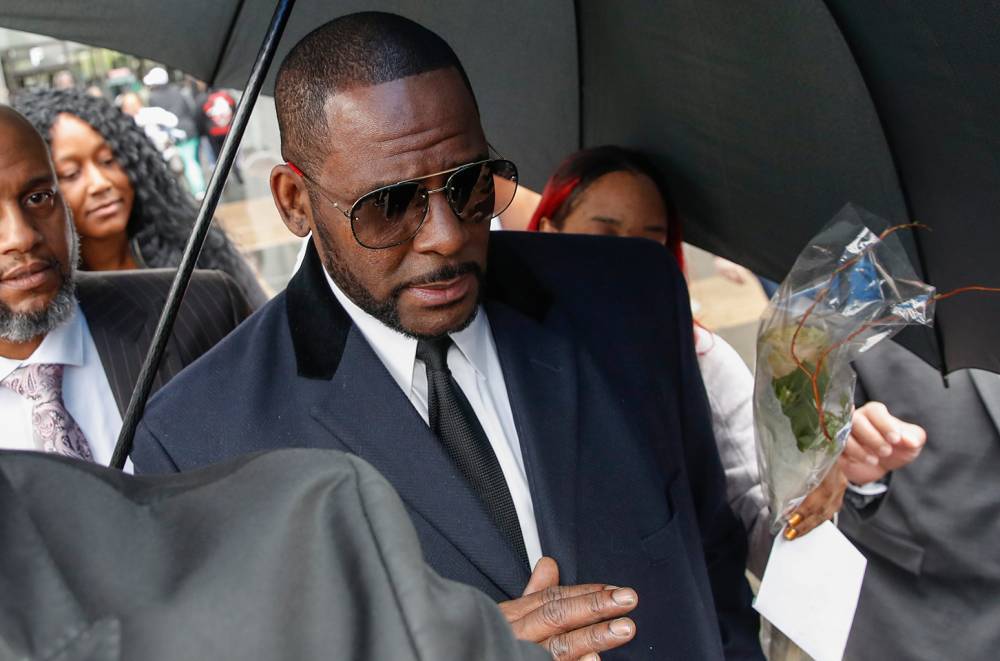 R. Kelly Pleads Not Guilty to Updated Child Pornography Charges in Chicago - www.billboard.com - Chicago