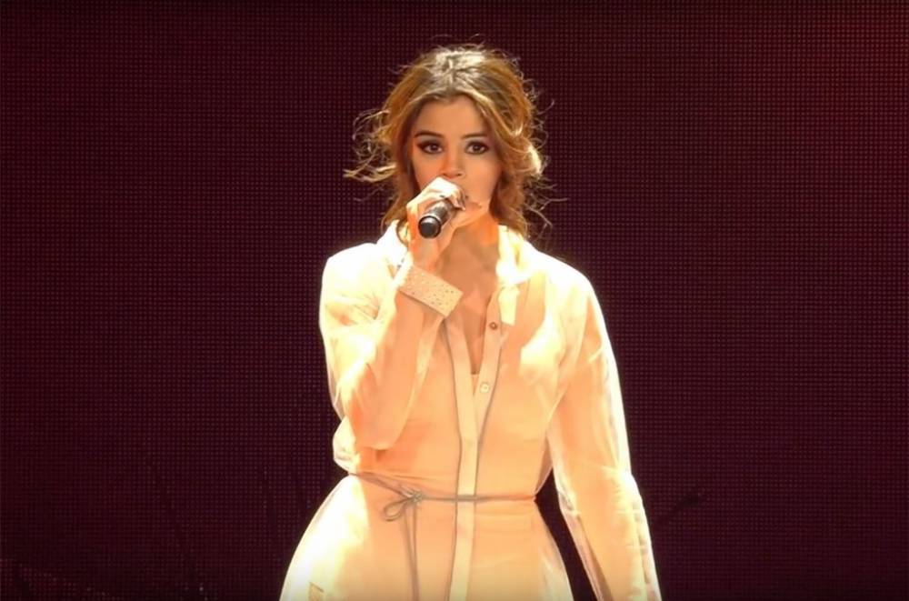 Selena Gomez Unveils 'Feel Me' Live Video From Revival Tour - www.billboard.com