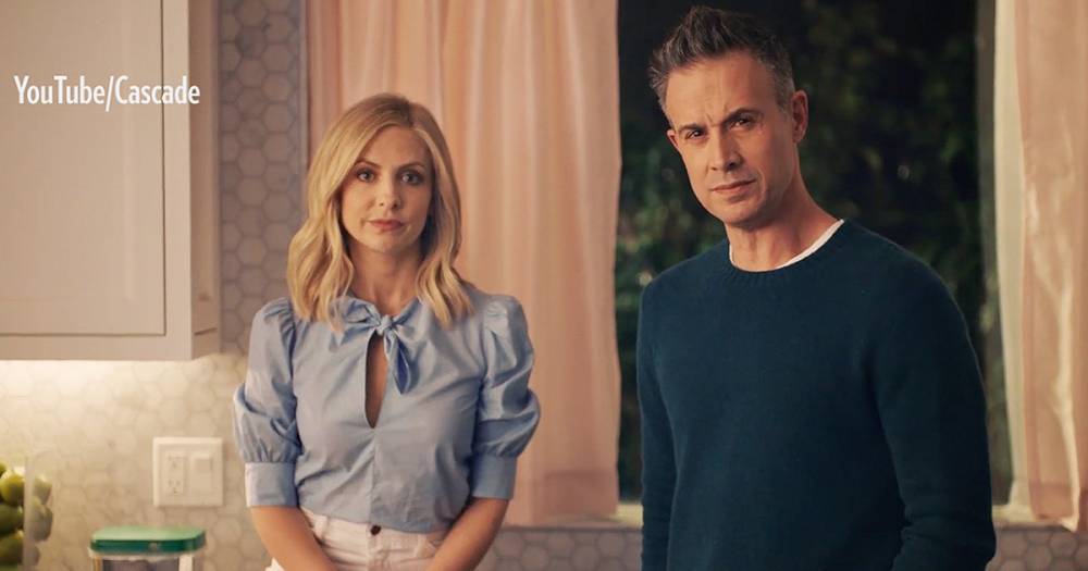 Freddie Prinze Jr. and Sarah Michelle Gellar Share How They Handle Household Chores as a Couple - flipboard.com - New York
