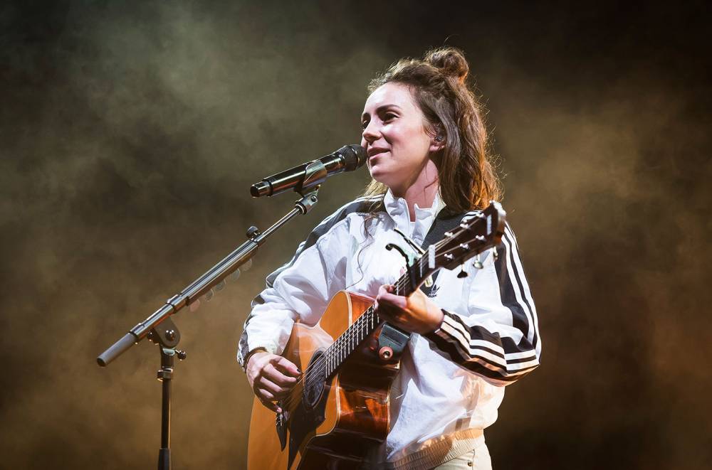 Amy Shark Signs With Red Light Management - www.billboard.com - Australia