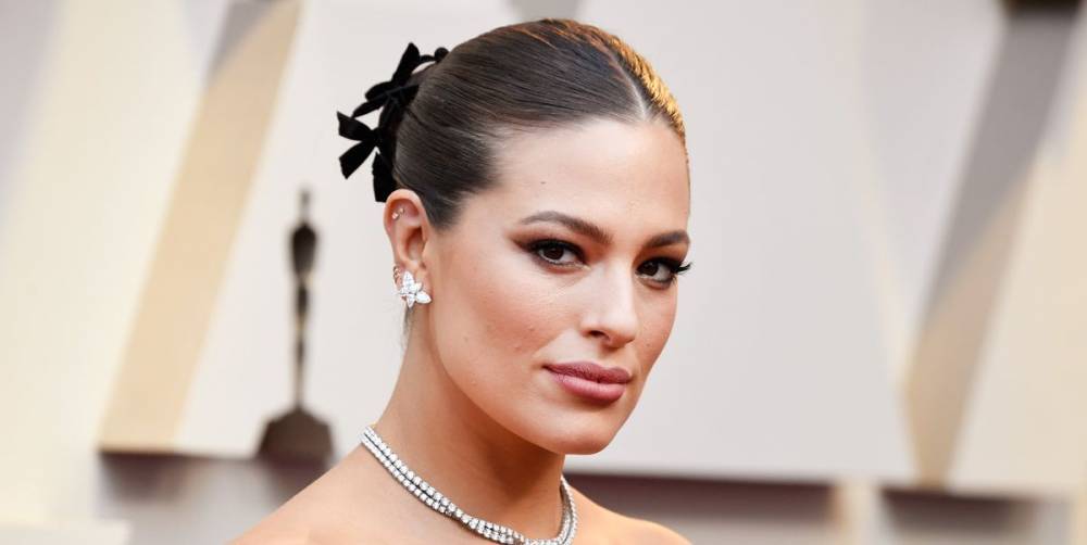 Ashley Graham Is Being Mommy Shamed for Changing Her Baby's Diaper on the Floor in Staples and It's Not Okay - www.cosmopolitan.com