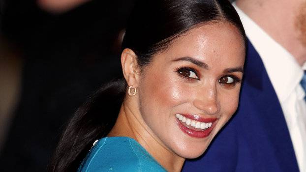 Meghan Markle Wore a $55 Tophop Blouse on a Solo Outing in London - flipboard.com - London