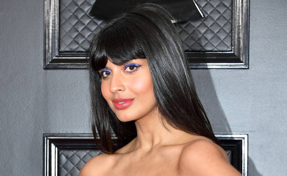 Jameela Jamil Responds to Comedian Who Suggests She'll Claim to Have Coronavirus - www.justjared.com