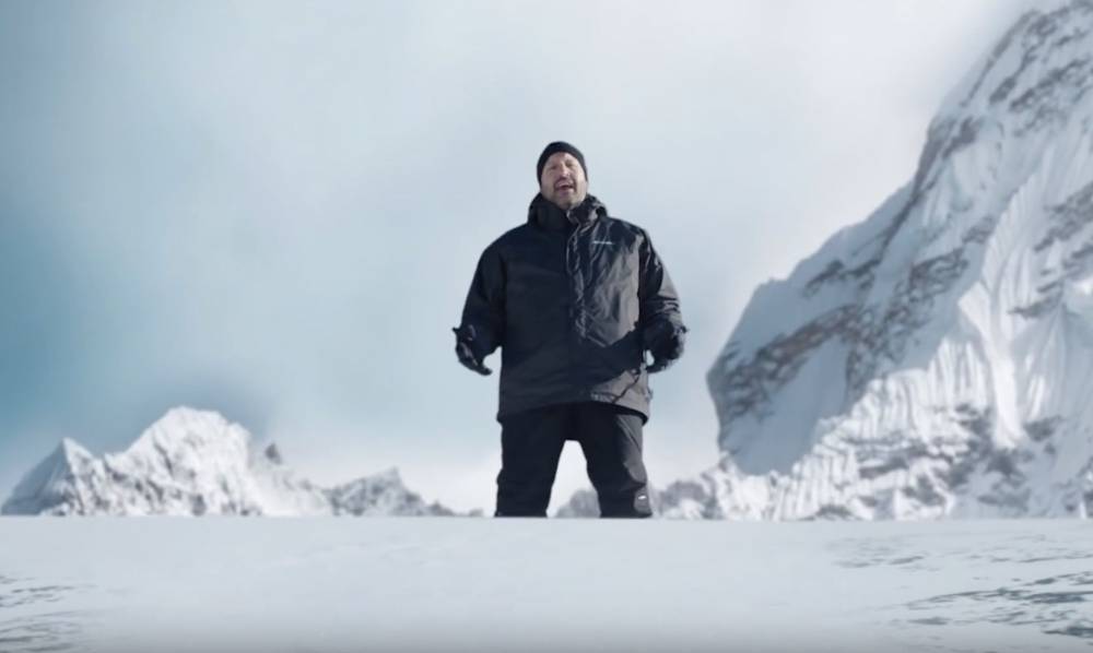 Kevin James Falls Down A Mountain On His Hilarious New YouTube Channel - etcanada.com