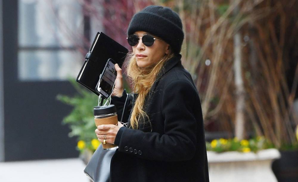 Ashley Olsen Is Bundled Up in Black During Rare Spotting - www.justjared.com - New York