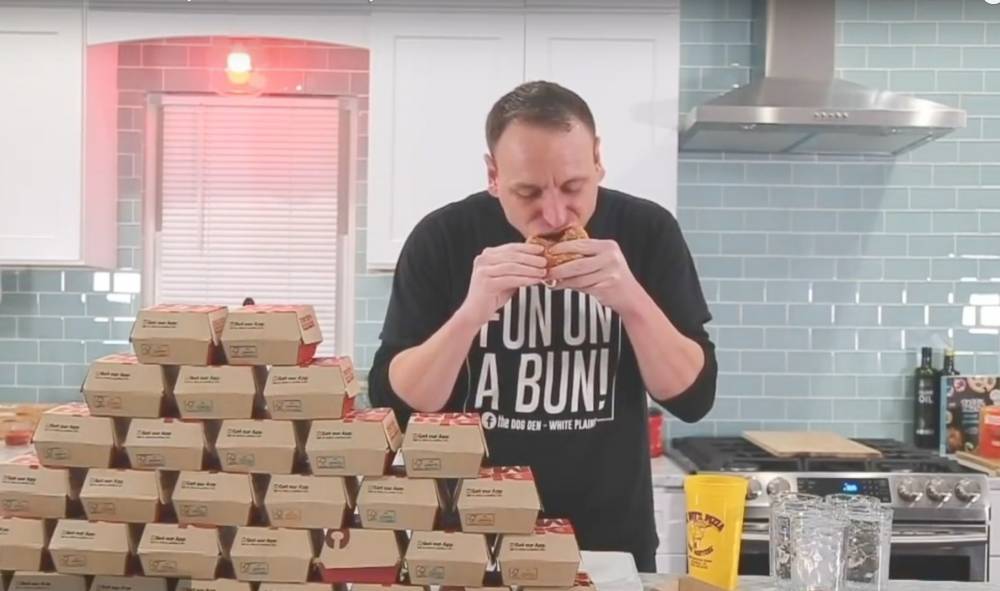 Joey Chestnut Breaks World Record After Eating 32 Big Macs In 38 Minutes - etcanada.com