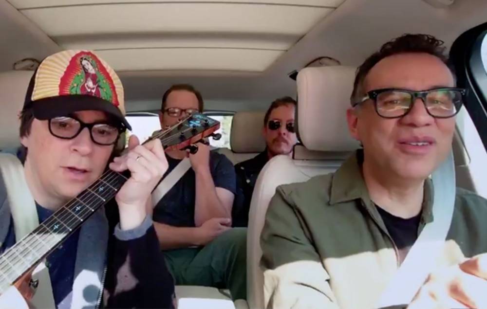 Here’s Weezer and Fred Armisen singing ‘Buddy Holly’ on ‘Carpool Karaoke’ - www.nme.com