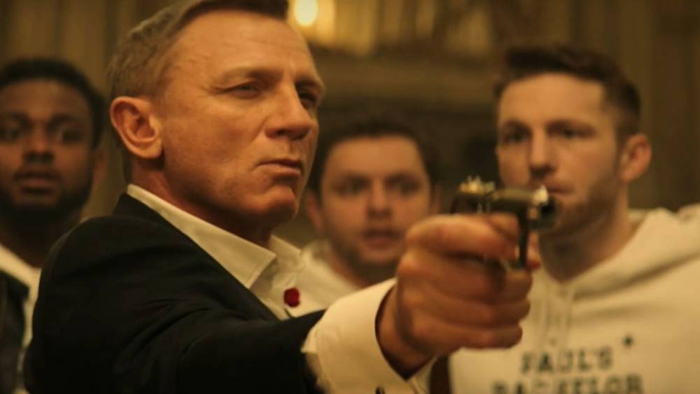 'Saturday Night Live': Daniel Craig Gives Fans Hilarious 'Sneak Peek' at Upcoming James Bond Movie - www.etonline.com