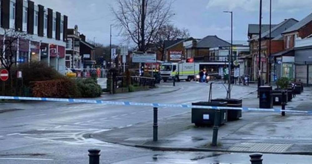 Police cordon in place and homes evacuated after failed 'explosion' robbery - www.manchestereveningnews.co.uk