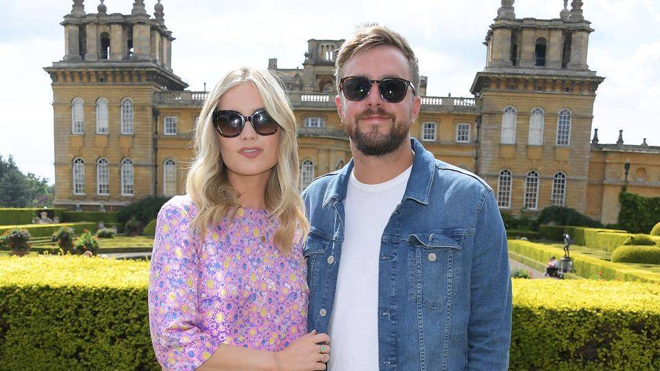 'Broody' Iain Stirling posts baby pic with Laura Whitmore and we're here for it - heatworld.com - South Africa