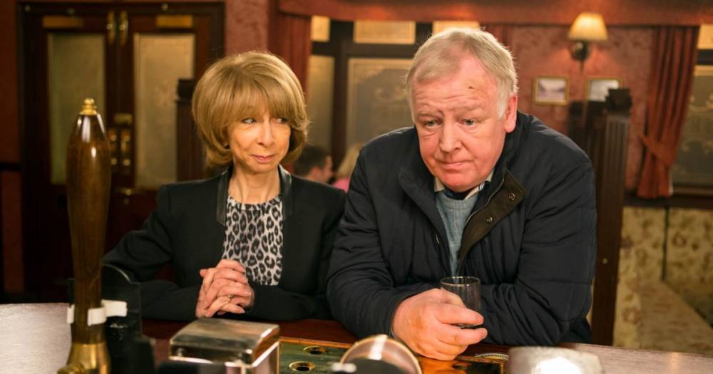 Actor Les Dennis in Twitter spat after dad accuses him of swearing at toddler - www.manchestereveningnews.co.uk