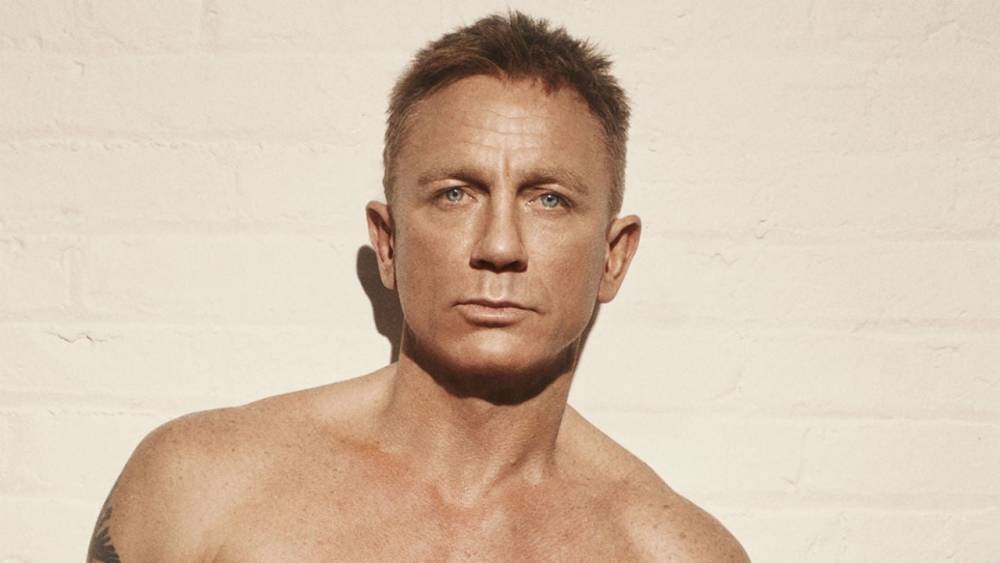 Daniel Craig Sizzles in Shirtless Pic, Talks Being Done With James Bond - www.etonline.com - Britain