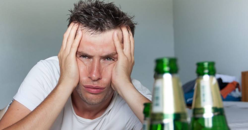 Experts reveal why people get 'The Fear' after night on the booze - www.dailyrecord.co.uk