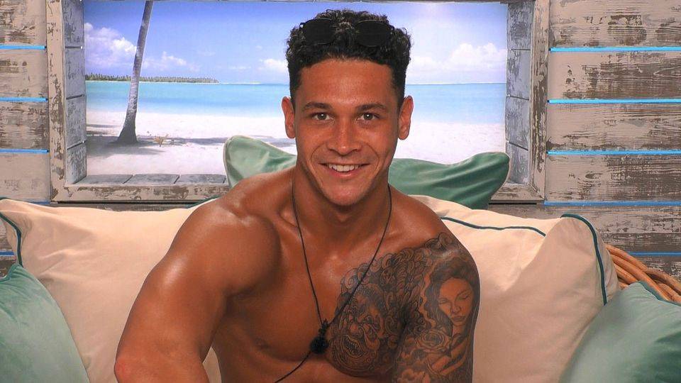 Love Island's Callum Jones shares picture of his 'twin' and we're shook - heatworld.com