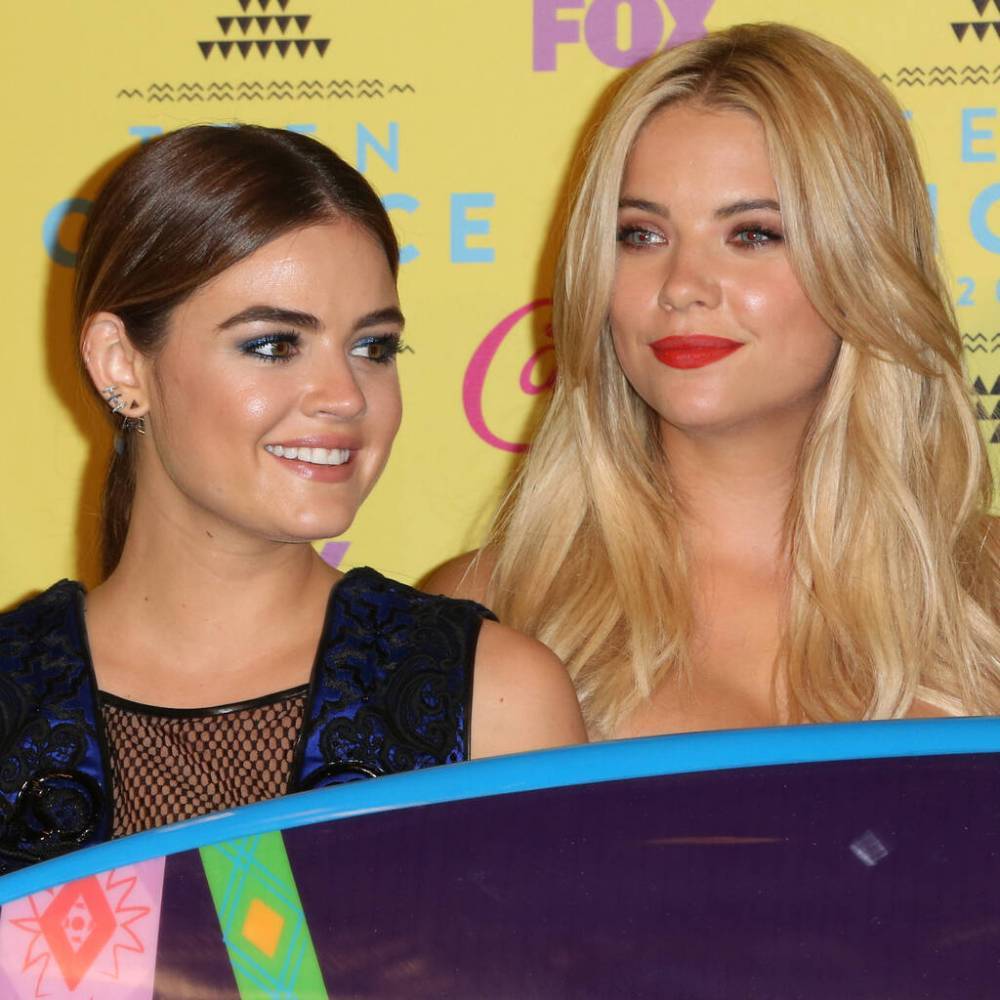 Lucy Hale and Ashley Benson became friends through MySpace - www.peoplemagazine.co.za