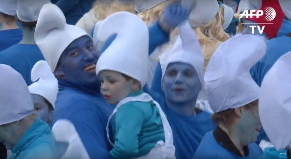 Over 3,000 People Dressed As Smurfs Gather In France Despite Coronavirus Warnings - etcanada.com - France