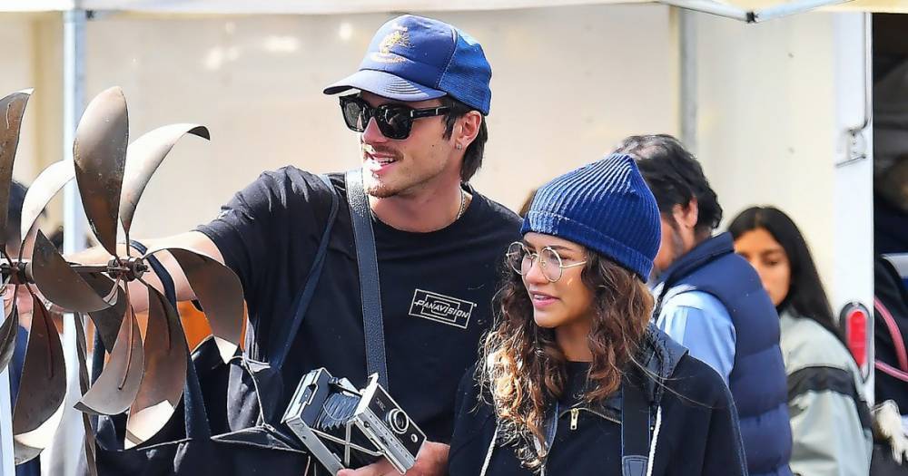 Zendaya and Boyfriend Jacob Elordi Show Off Their Silly Side While Shopping at a Flea Market Together - www.usmagazine.com - Los Angeles - California