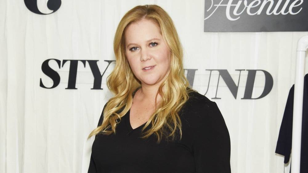 Amy Schumer and Son Gene Find a Sweet Way to Visit Her Dad While Social Distancing - www.etonline.com