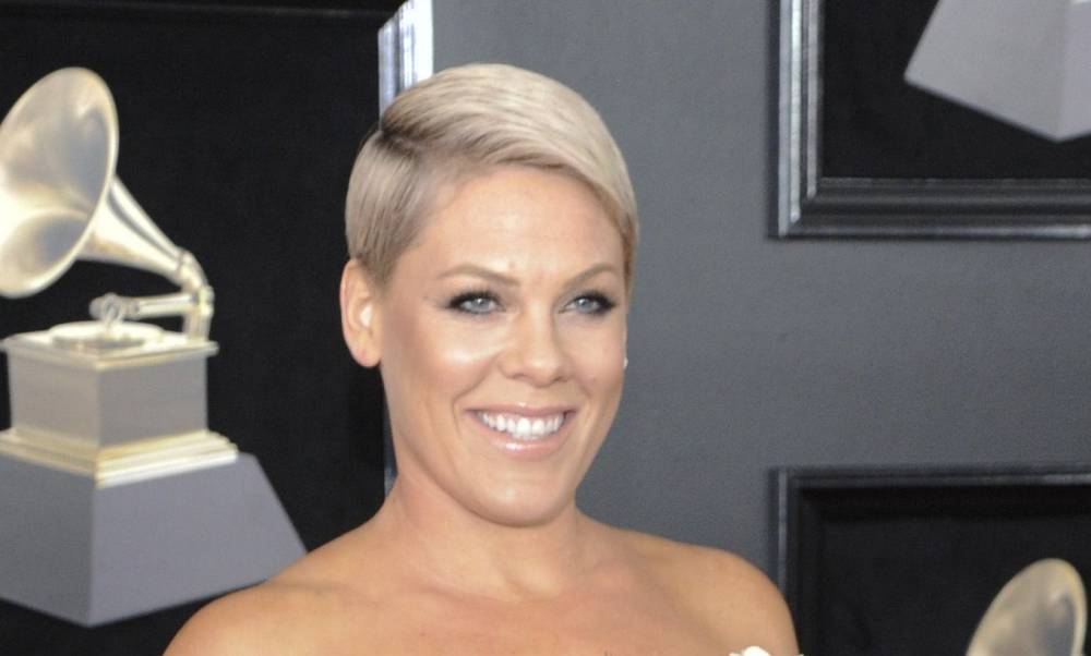 Pink Sings Gospel To 3-Year-Old Son While Giving Him A Bath - etcanada.com