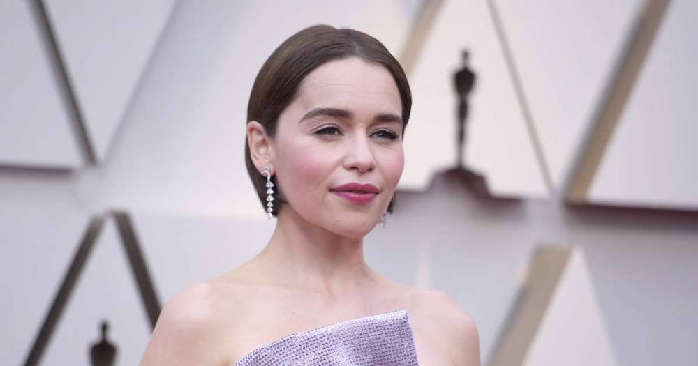 Emilia Clarke offering up virtual dinner date for charity - www.msn.com