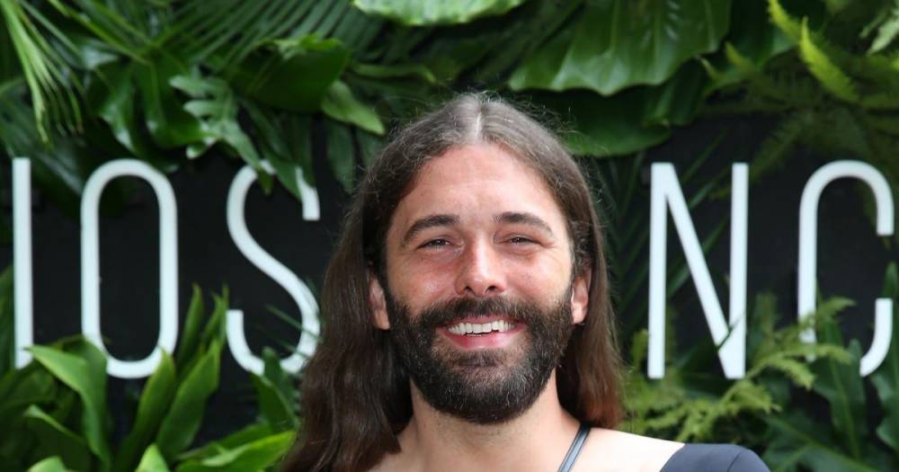 Jonathan Van Ness urges against at-home haircuts during isolation - www.wonderwall.com