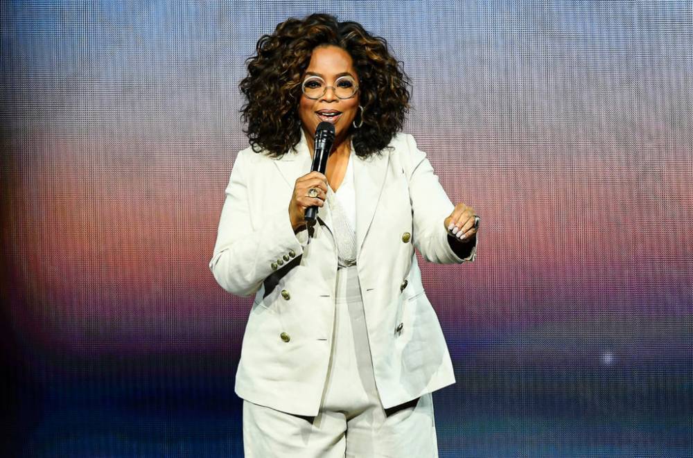 Oprah & Michelle Obama in a League of Their Own With Blockbuster Speaking Tours - www.billboard.com