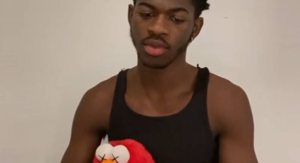 Lil Nas X Hilariously Celebrates 21st Birthday in Isolation With Elmo & A Slice of Bread - www.justjared.com