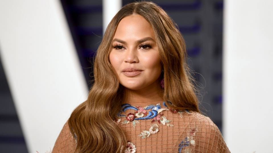 Chrissy Teigen Just Responded to Fans Thinking She Shaded Taylor Swift in This Tweet - stylecaster.com - Taylor - county Swift