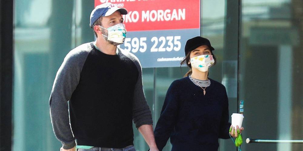 Ben Affleck & Girlfriend Ana de Armas Take a Stroll Wearing Masks Amid Pandemic - www.justjared.com - Los Angeles