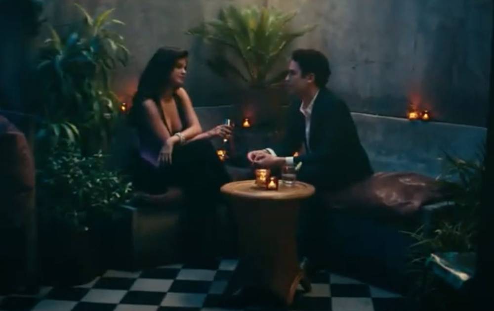 Selena Gomez Kisses A Few Frogs In Brand New Music Video ‘Boyfriend’ - etcanada.com