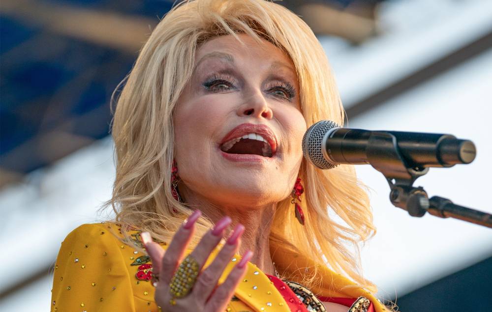 Dolly Parton uploads six albums to digital streaming platforms - www.nme.com